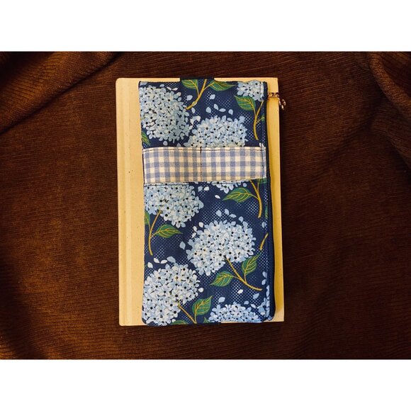Blue Flower blue blue hydrangea Pen Pouch: Elastic Journal/Planner Holder - Picture 3 of 16